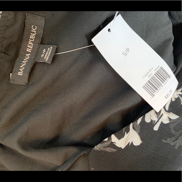 Brand New Banana Republic Cami/Blouse - Picture 2 of 4